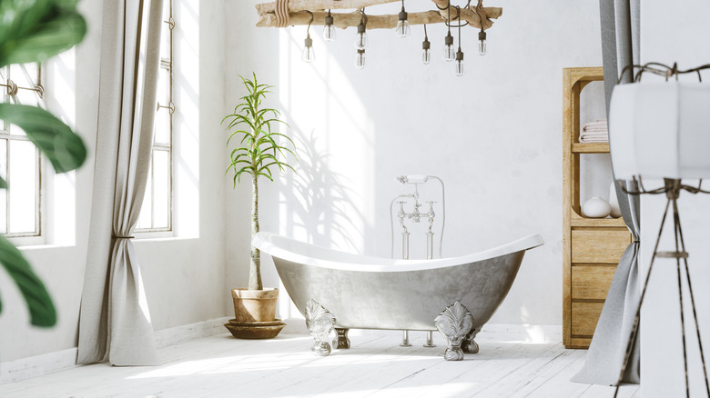 classy vintage decor bathroom with bathtub
