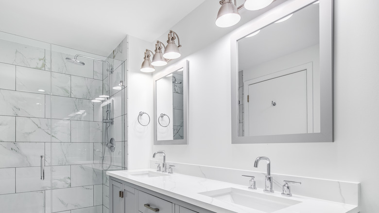 Modern bathroom vanity