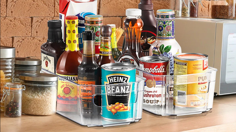 Food storage containers filled with food and drinks