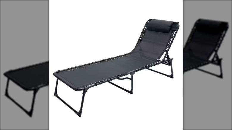 The Belavi folding lounge chair from Aldi