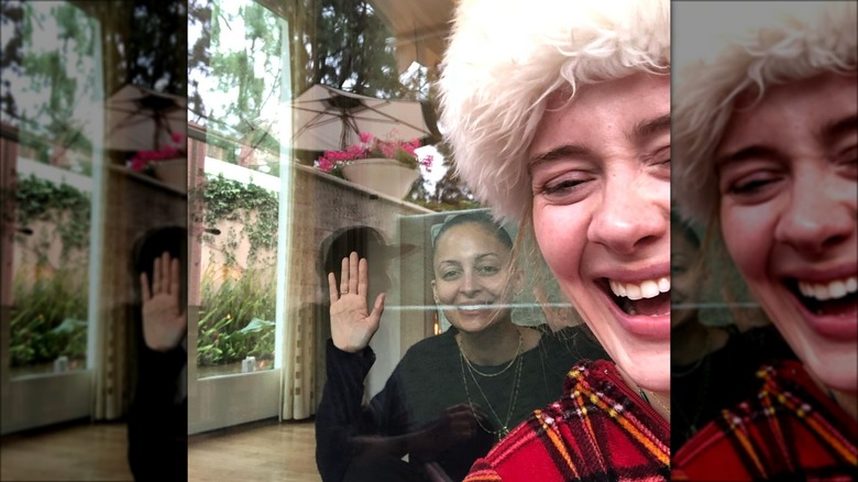Adele and Nicole Richie smiling