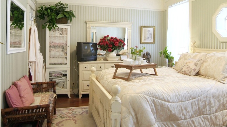 A cottagecore style bedroom
