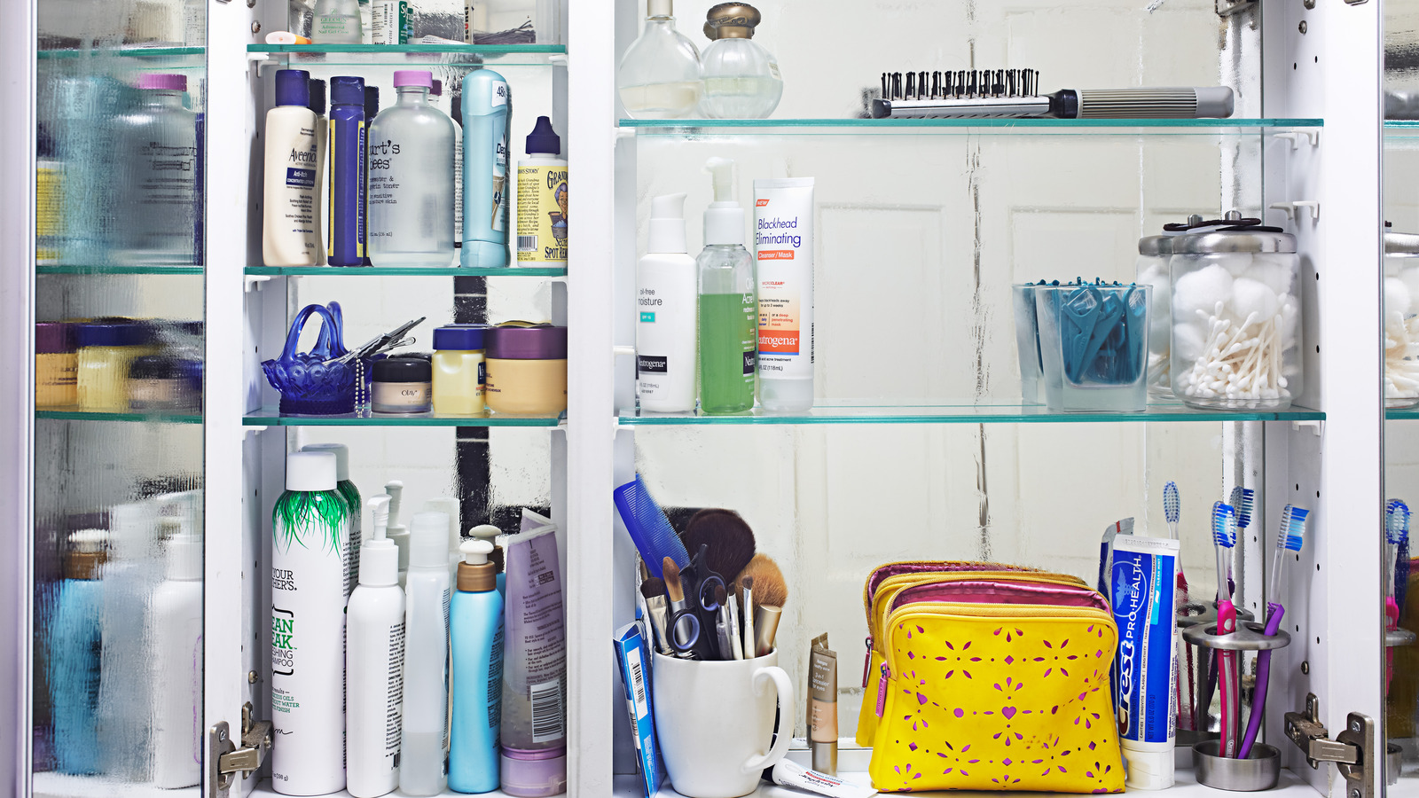An Expert Explains The Best Way To Organize Your Medicine Cabinet