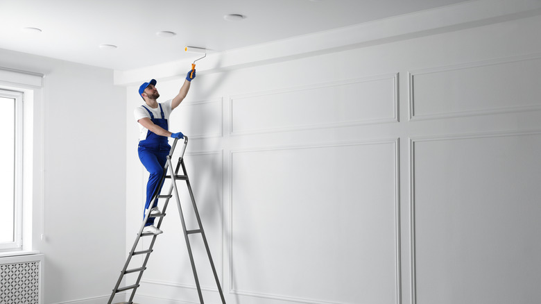 painting the ceiling with roller