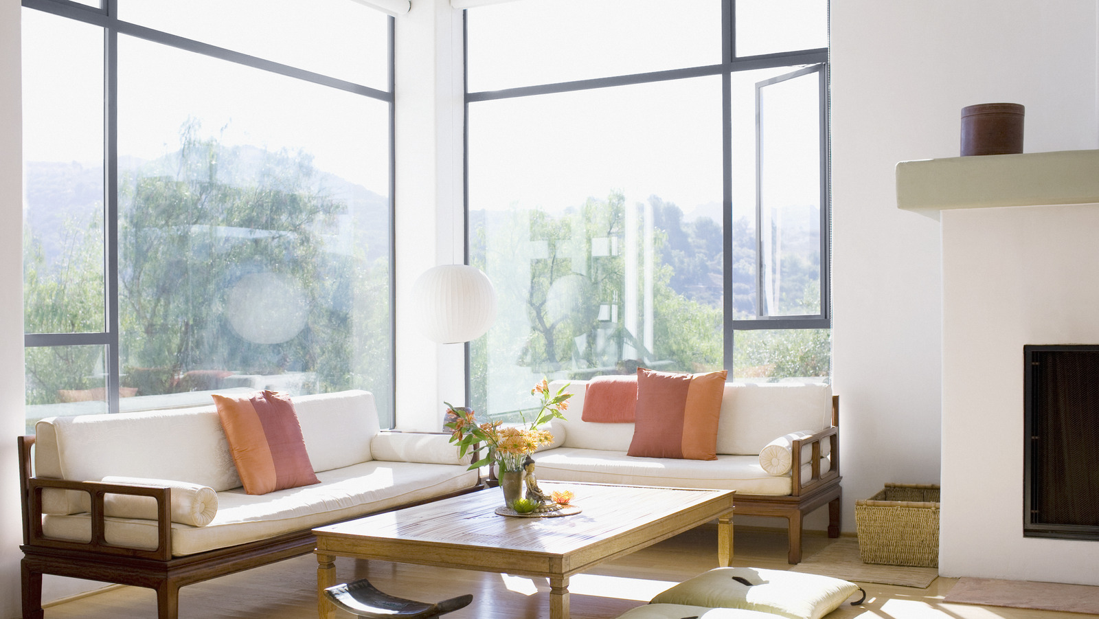 An Interior Design Expert Explains How To Style Your Windows To Make