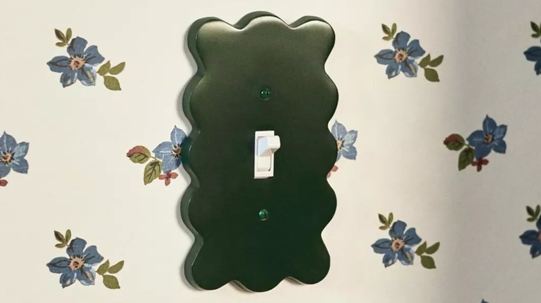 Green Anthropologie Wiggle Scalloped Switch Plate