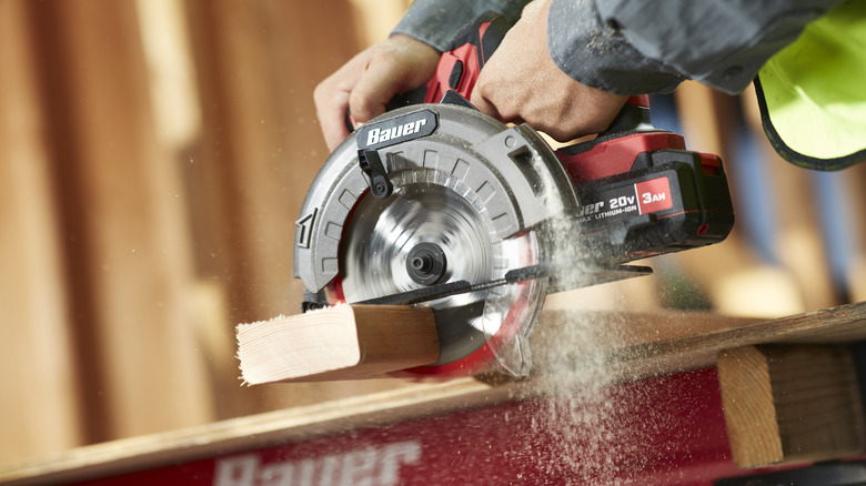 Bauer 20-volt circular saw