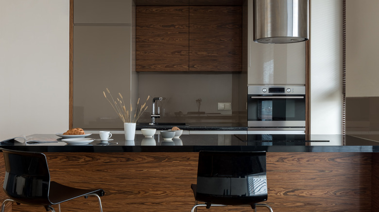 Black kitchen countertop 