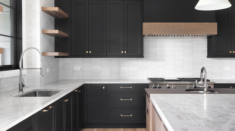 granite countertops in the kitchen