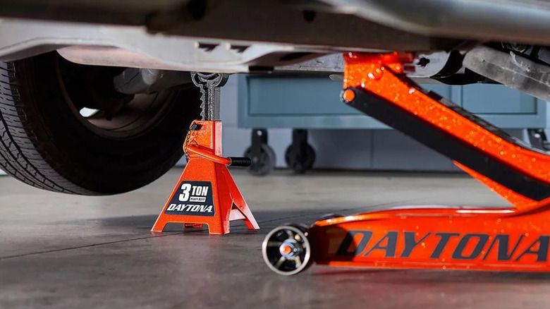 Daytona 3-ton heavy-duty ratcheting jack stand