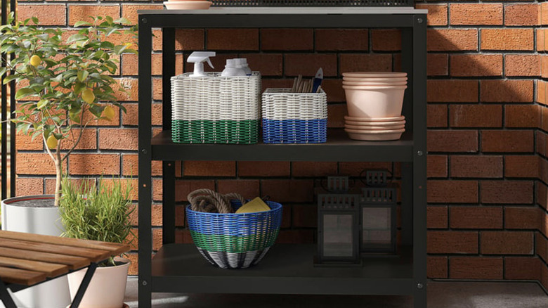 IKEA DJURTRÄNARE baskets on a patio