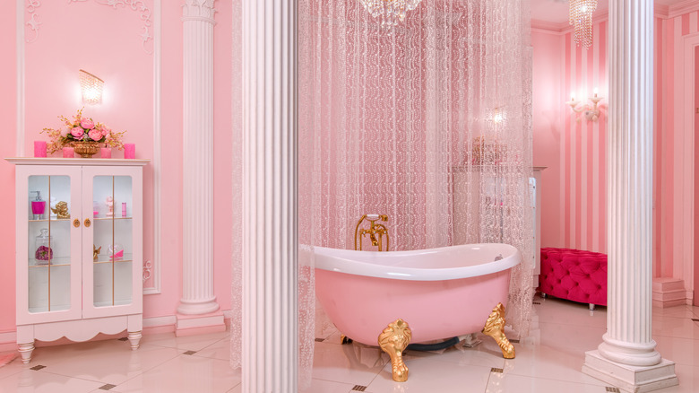 Glamorous pink bathroom