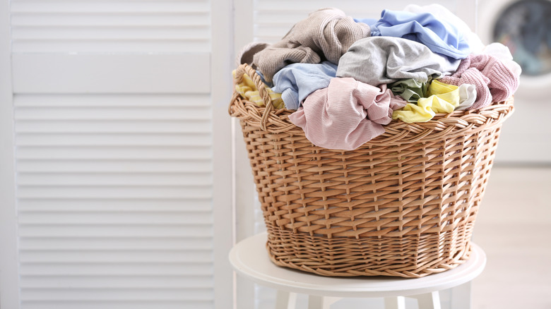 Basket with laundry