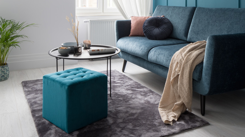 Square tufted ottoman