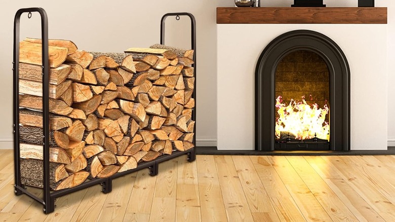 Connoo 4-foot adjustable length and height firewood rack