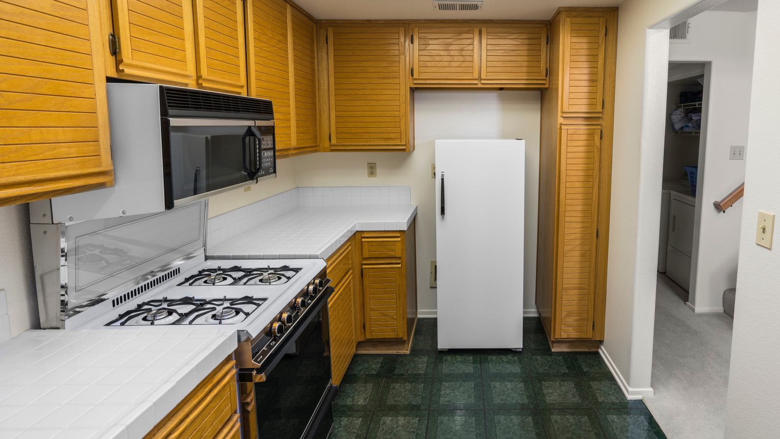 Avoid These Colors When Painting Oak Kitchen Cabinets