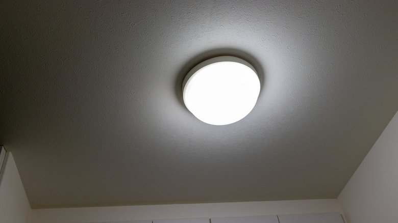 Ceiling light to illuminate a dim room