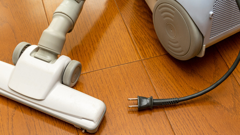 vacuum cleaner in closet 