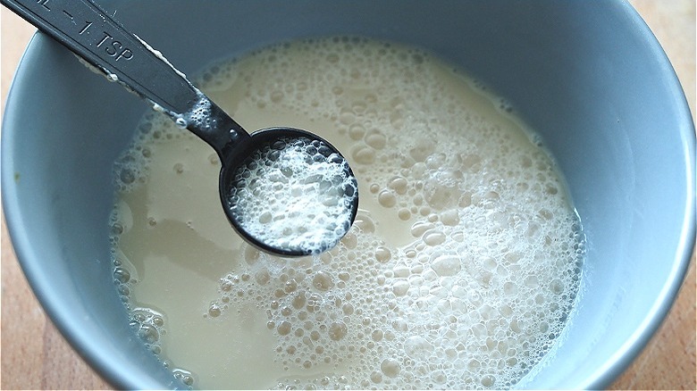 Activating yeast with water 