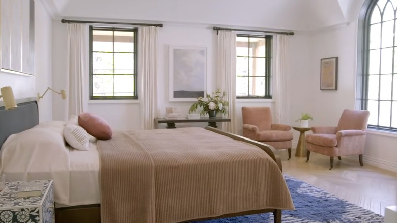 Photo of Zooey Deschanel and Jonathan Scott's main suite in their LA house