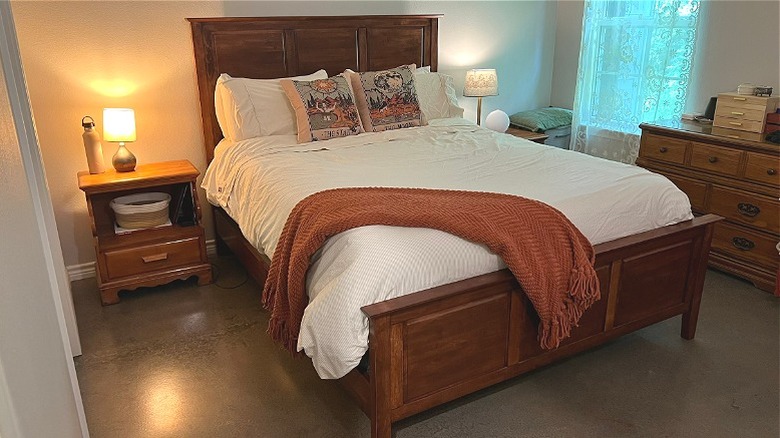 Bedsure Cooling Bamboo Viscose Sheet Set on a queen size bed with wood headboard.