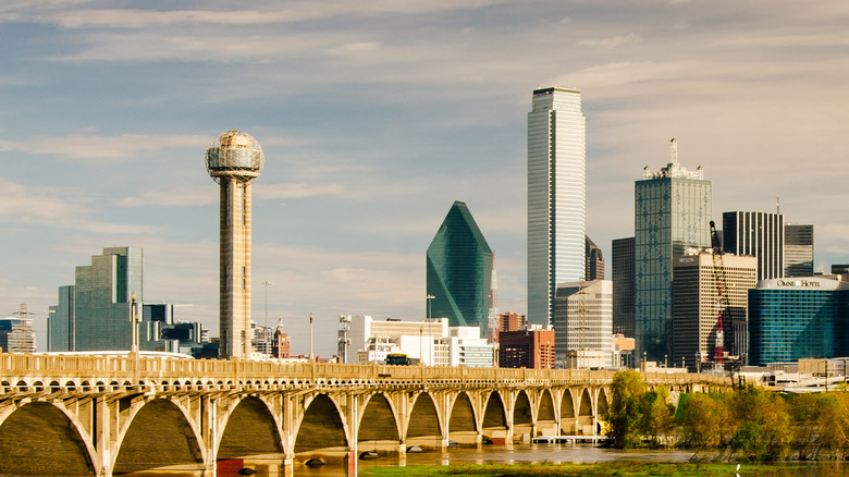 Dallas skyline 