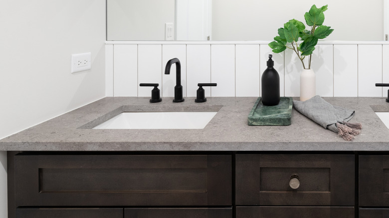 Quartz countertop in a bathroom