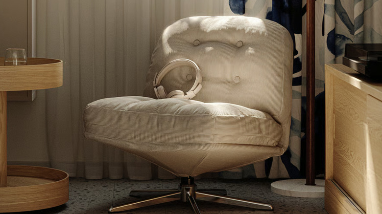 DYVLINGE Swivel chair near a window