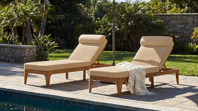 Tenleaf's Outdoor Coffee Brown Chaise Lounge Chair Set