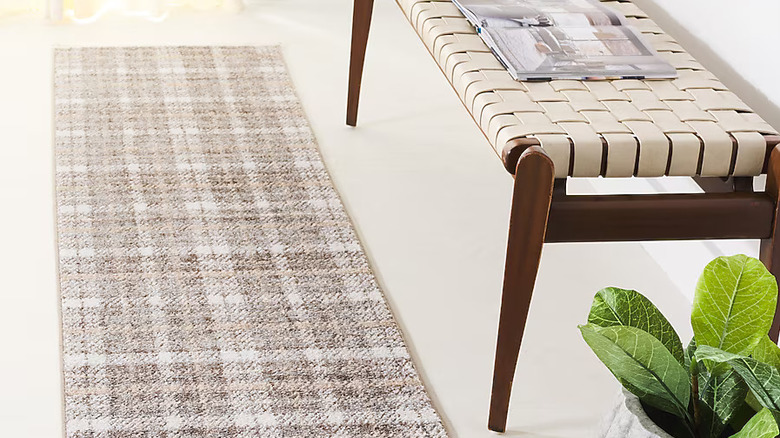 This Safavieh Oxford Plaids 2 x 10 feet runner rug