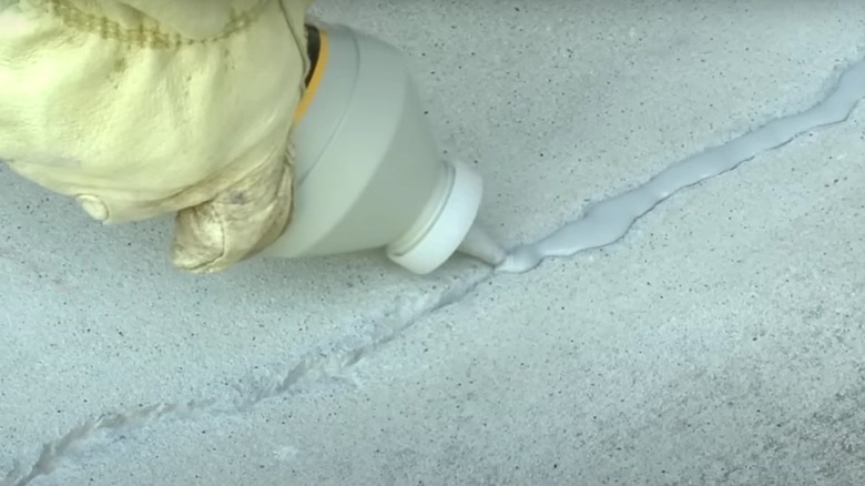 Using Quickrete Crack Seal to repair concrete