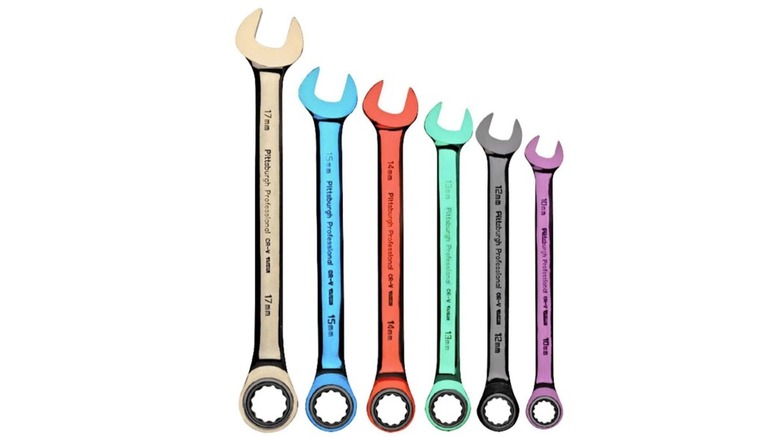 The Pittsburgh Color Metric Ratcheting Combination Wrench Set