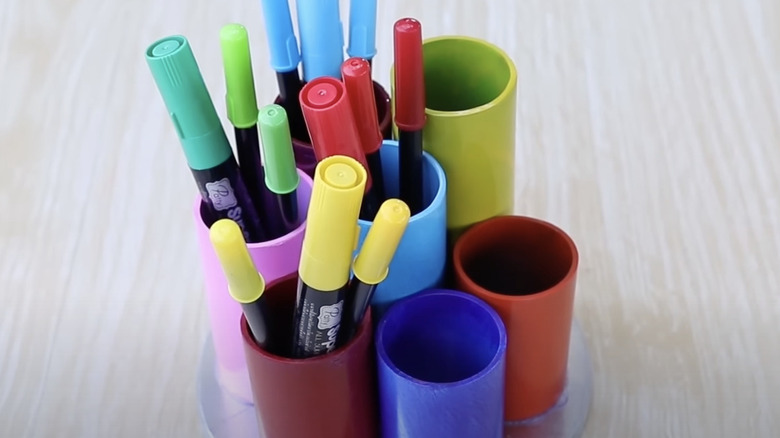 Art supplies organizer