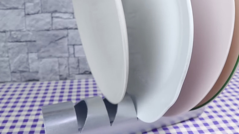 Slotted plate stand made from PVC pipe