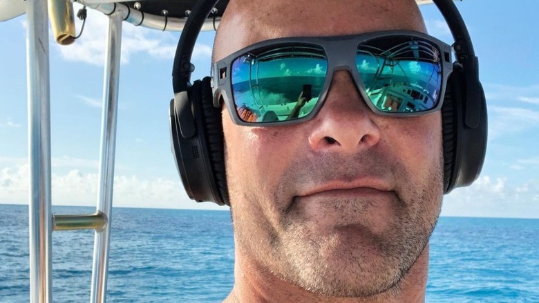 Bryan Baeumler in sunglasses