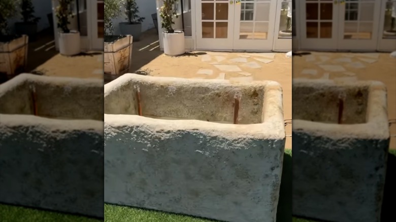 video demonstrating how to make a fountain element