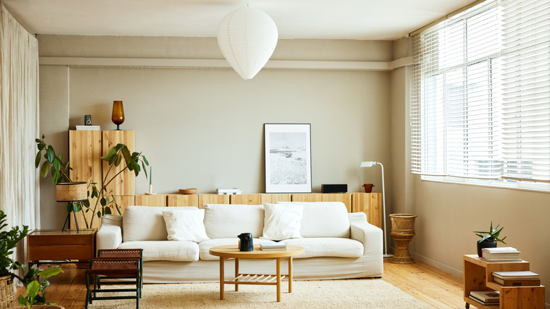 Living room with coffee table at the center