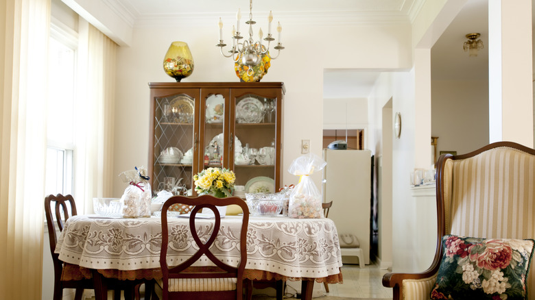 Your Bulky Dining Room Furniture Is Outdated: Here's The Alternative