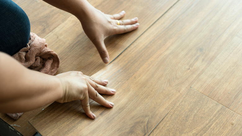 Installing vinyl planks