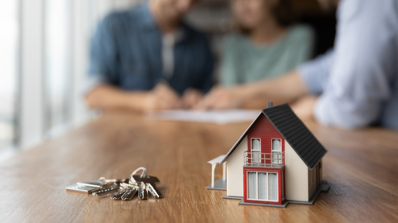 tiny house and keys