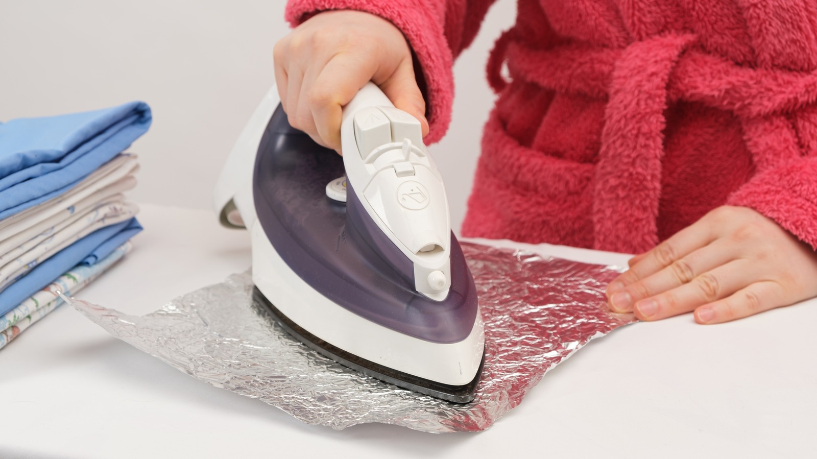 Ironing clothes with steam фото 99