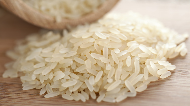 grains of dry rice 