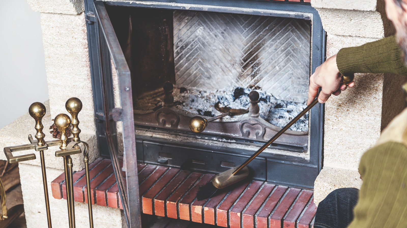 Can You Vacuum Up Fireplace Ash?