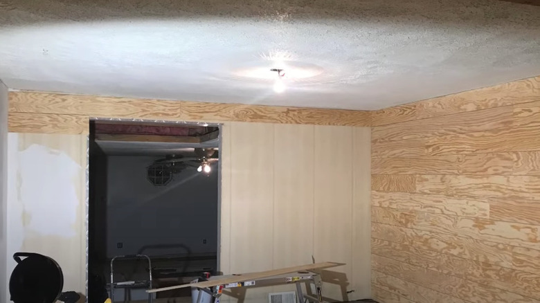 white popcorn ceiling