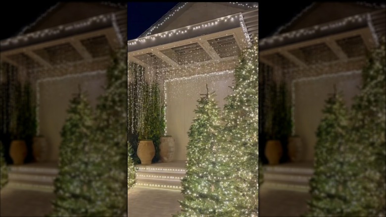 Khloe Kardashian's porch with lots of Christmas lights