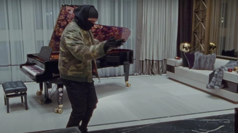 drake in his piano room