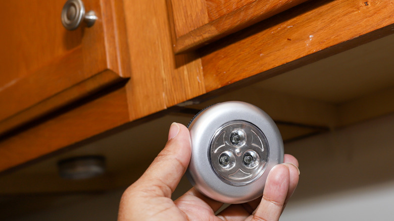 Under cabinet lighting