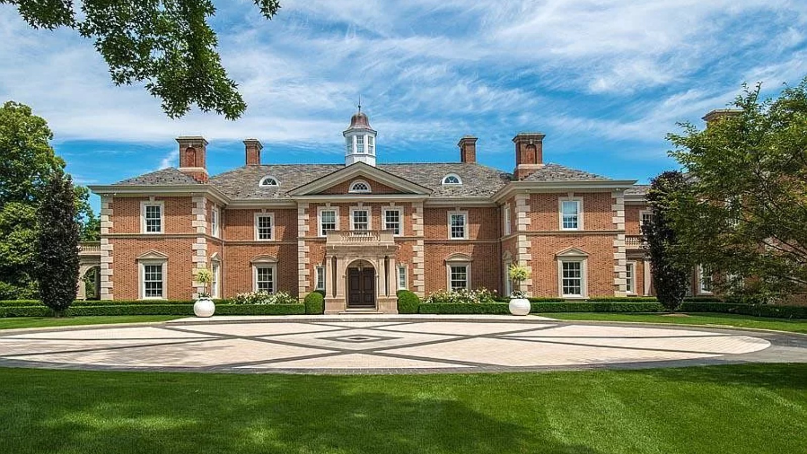 Check Out This Connecticut Mansion Featuring A Full Bar And Massive Library