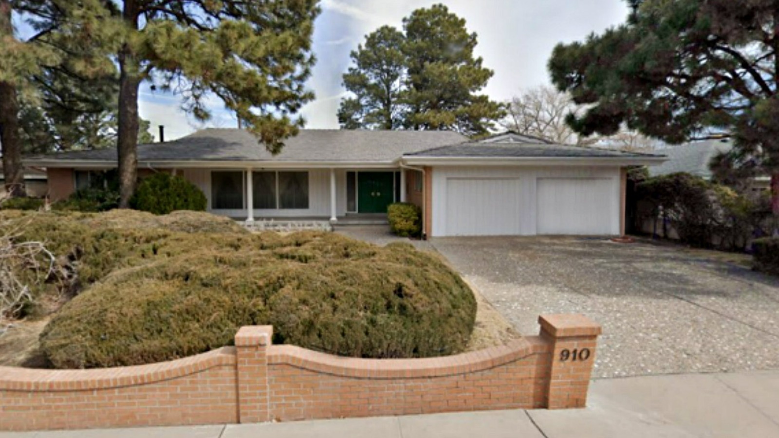 Check Out This Unassuming New Mexico Home That's Secretly A Luxury Property
