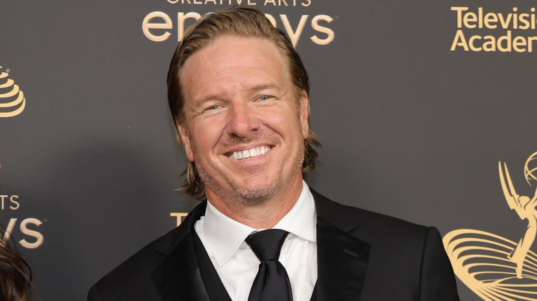 Chip Gaines posing at an event